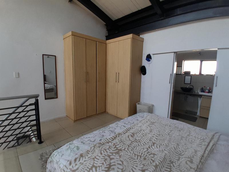 1 Bedroom Property for Sale in Rooihuiskraal North Gauteng