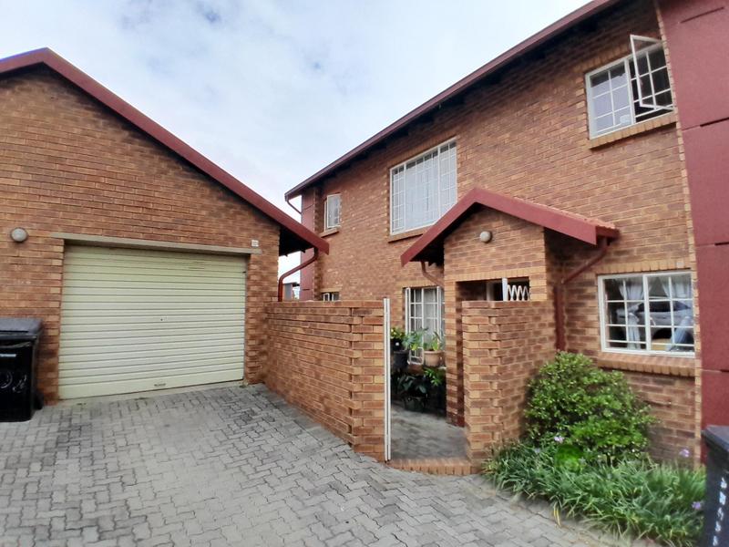 2 Bedroom Property for Sale in The Reeds Gauteng