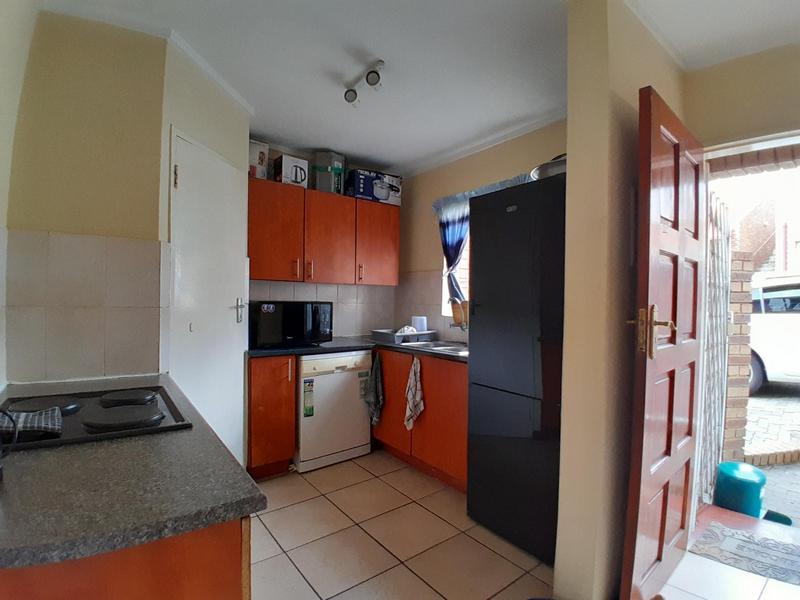 2 Bedroom Property for Sale in The Reeds Gauteng
