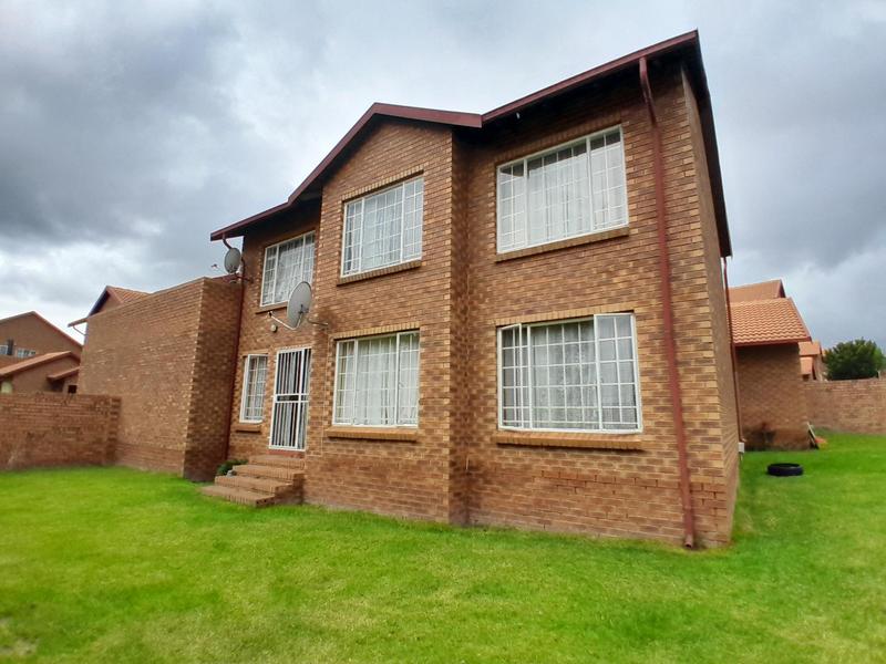 2 Bedroom Property for Sale in The Reeds Gauteng