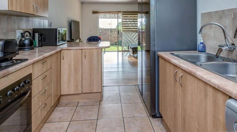 2 Bedroom Property for Sale in Honeydew Ridge Gauteng