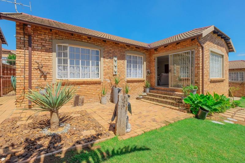 3 Bedroom Property for Sale in Amorosa Gauteng