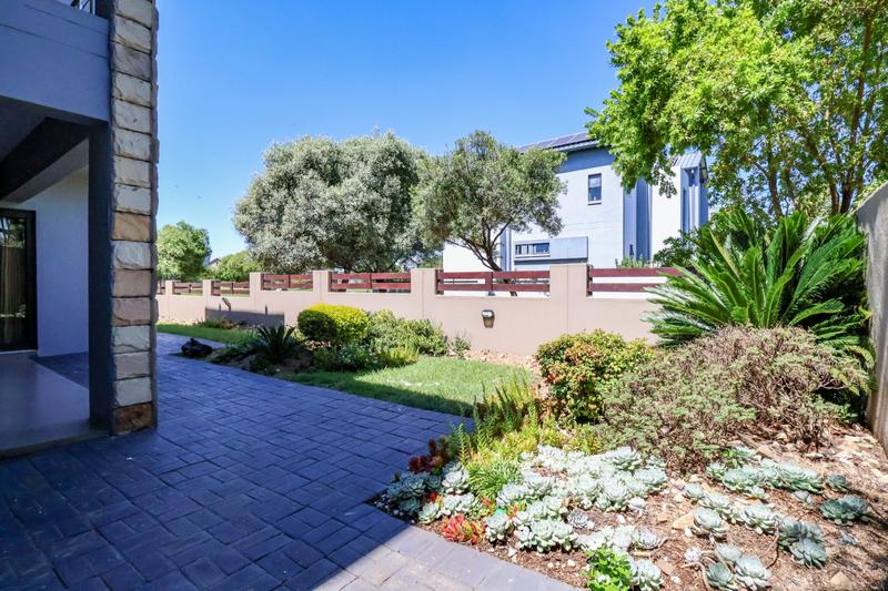 4 Bedroom Property for Sale in Copperleaf Estate Gauteng