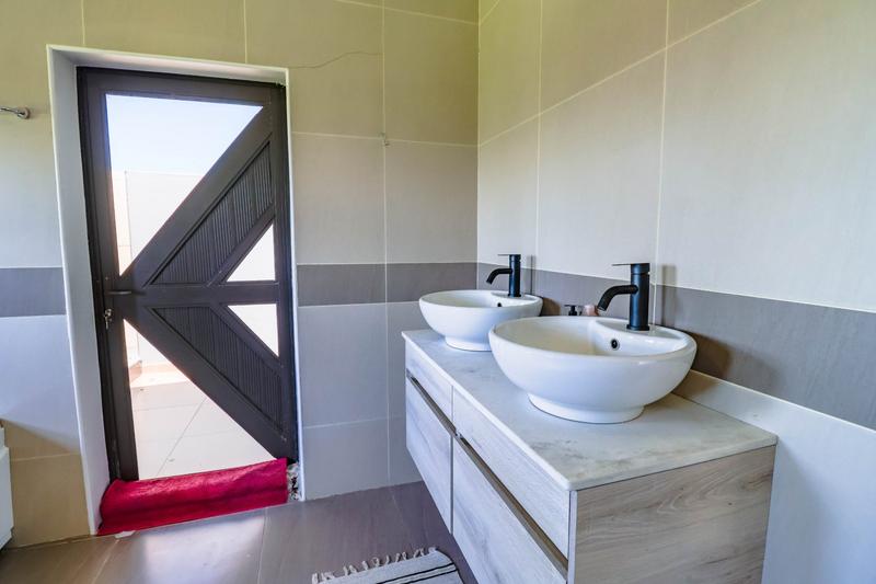 4 Bedroom Property for Sale in Copperleaf Estate Gauteng