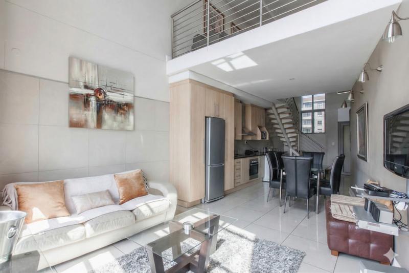 To Let 3 Bedroom Property for Rent in Sandown Gauteng