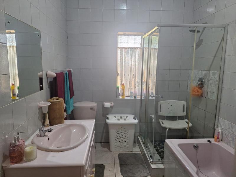 To Let 3 Bedroom Property for Rent in Dalview Gauteng