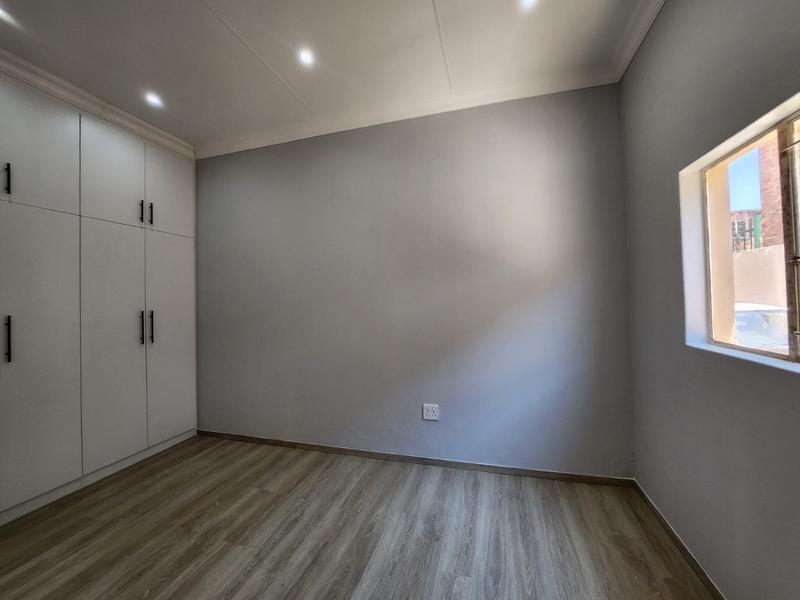 1 Bedroom Property for Sale in Selection Park Gauteng