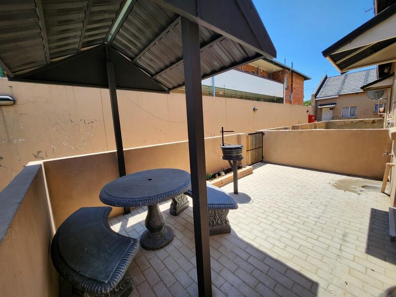 1 Bedroom Property for Sale in Selection Park Gauteng