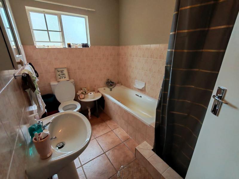 2 Bedroom Property for Sale in Highveld Gauteng