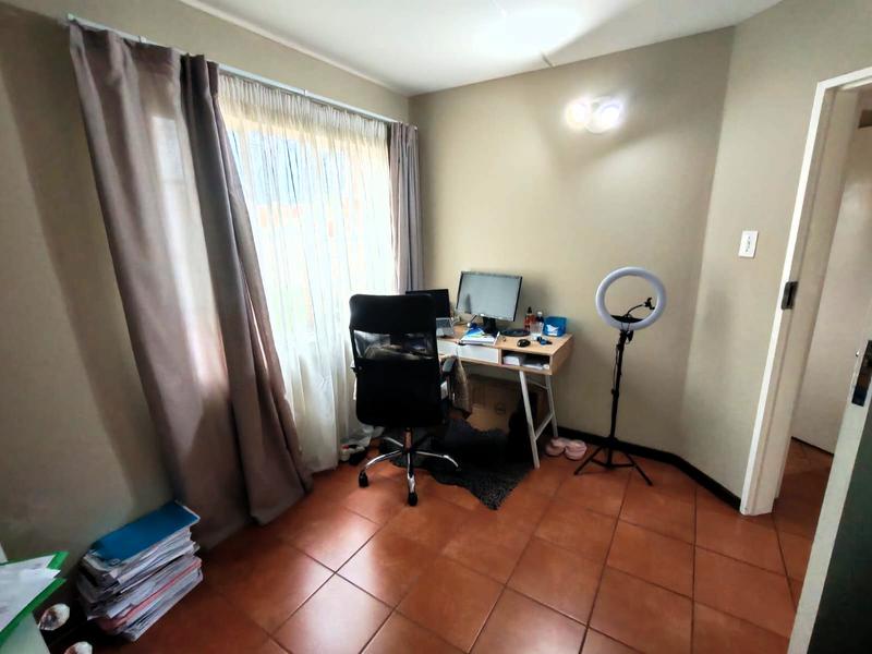 2 Bedroom Property for Sale in Highveld Gauteng