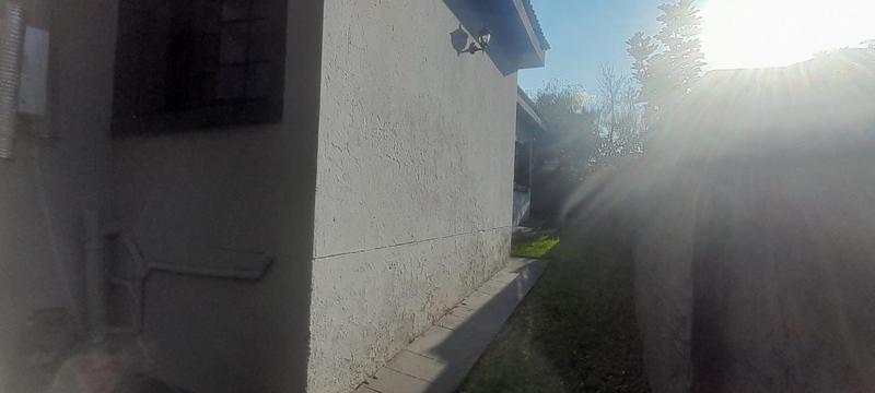 To Let 3 Bedroom Property for Rent in Thatchfield Gauteng