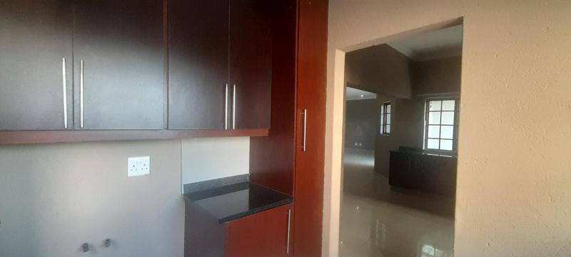 To Let 3 Bedroom Property for Rent in Thatchfield Gauteng