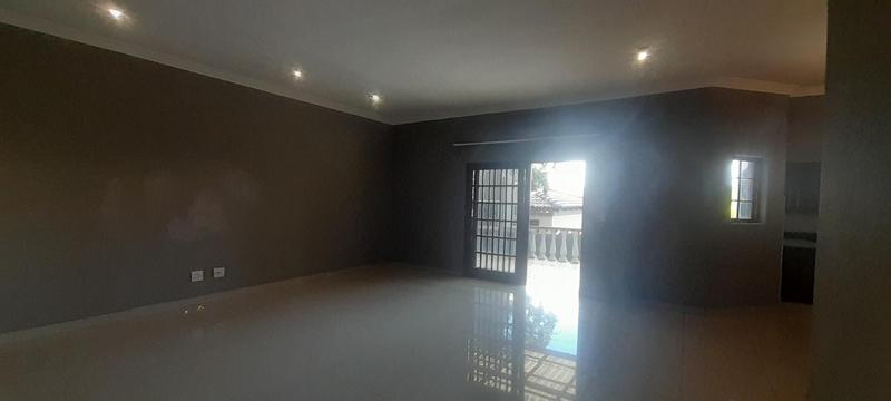 To Let 3 Bedroom Property for Rent in Thatchfield Gauteng
