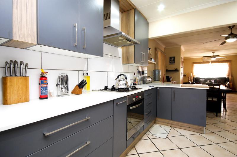 3 Bedroom Property for Sale in Eldoraigne Gauteng