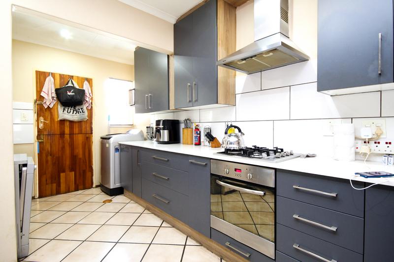 3 Bedroom Property for Sale in Eldoraigne Gauteng