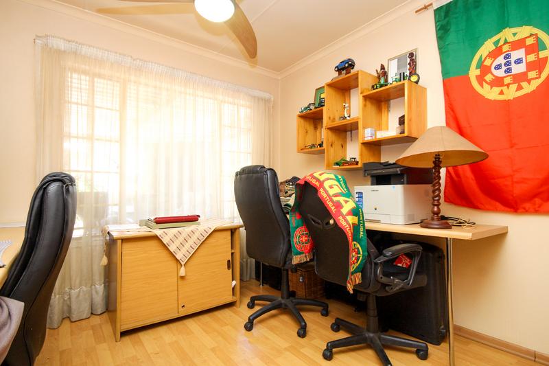 3 Bedroom Property for Sale in Eldoraigne Gauteng