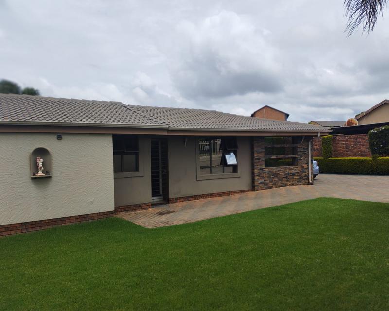 3 Bedroom Property for Sale in Heuweloord Gauteng