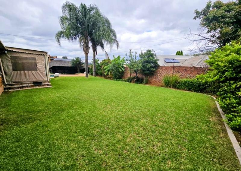3 Bedroom Property for Sale in Heuweloord Gauteng