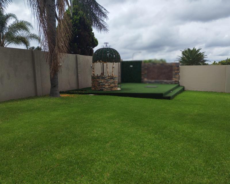 3 Bedroom Property for Sale in Heuweloord Gauteng