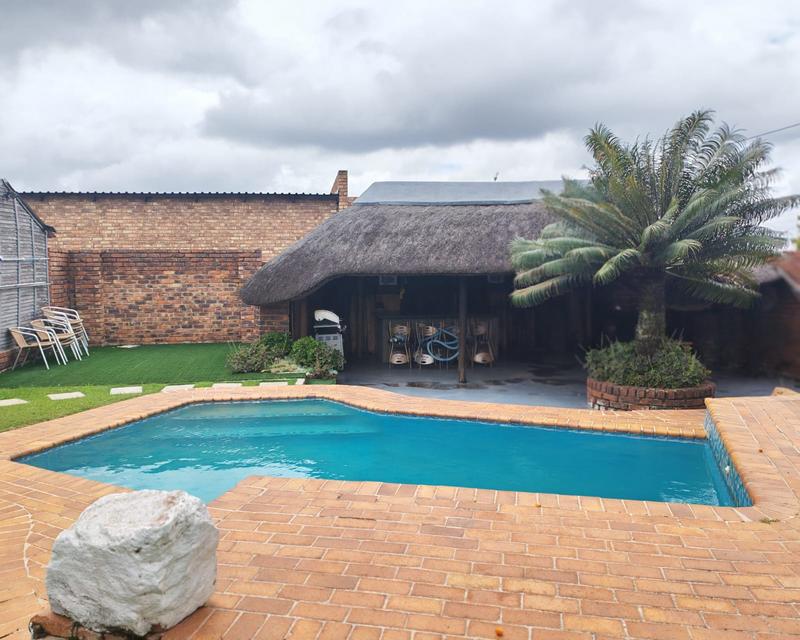 3 Bedroom Property for Sale in Heuweloord Gauteng
