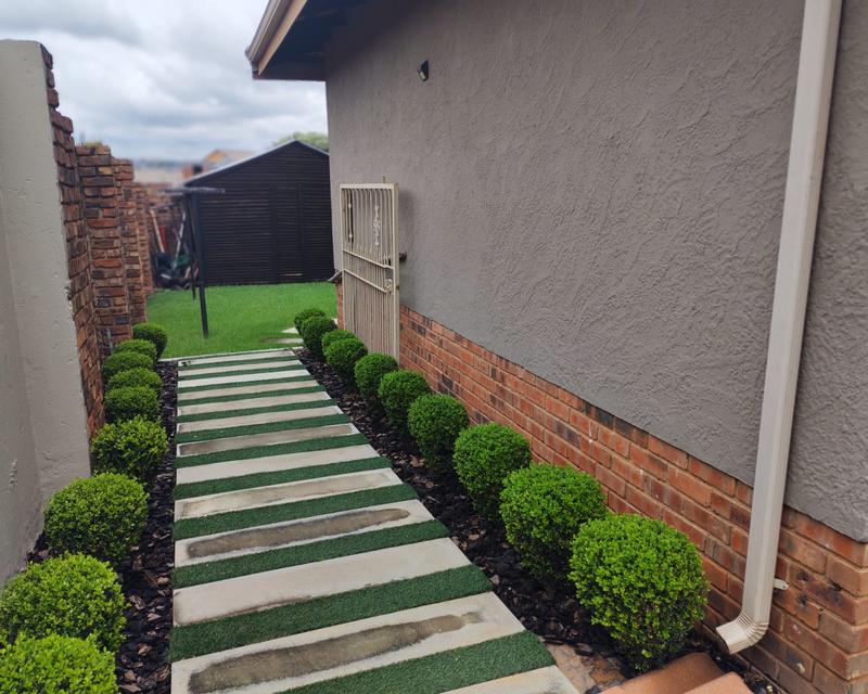 3 Bedroom Property for Sale in Heuweloord Gauteng