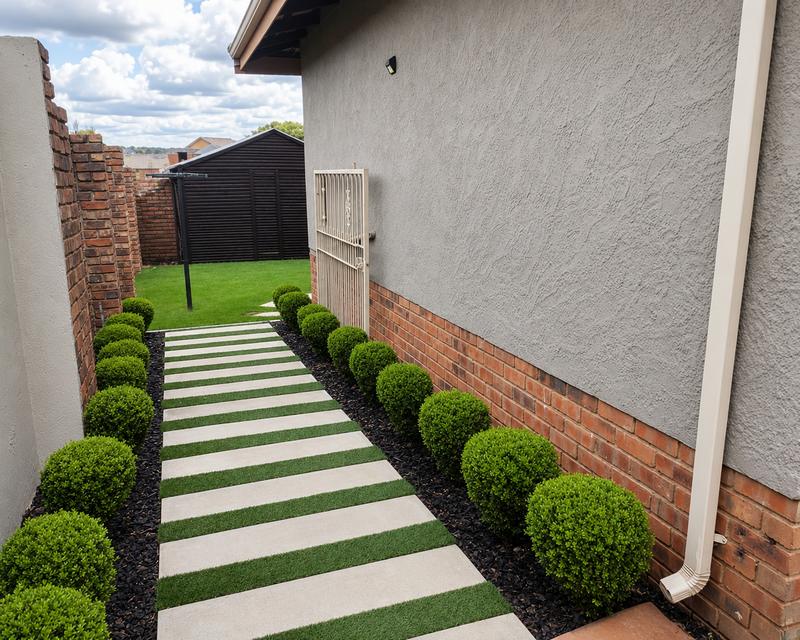 3 Bedroom Property for Sale in Heuweloord Gauteng