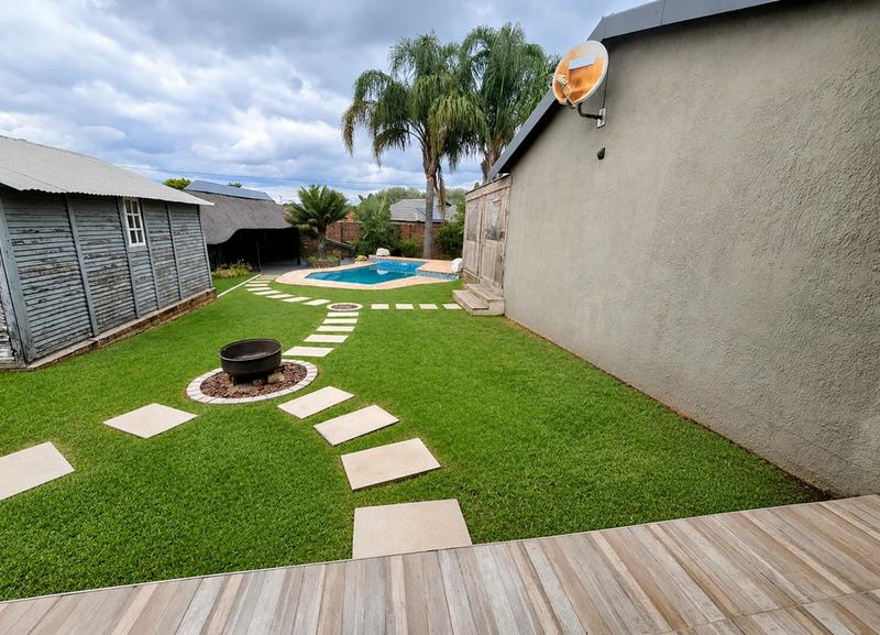 3 Bedroom Property for Sale in Heuweloord Gauteng