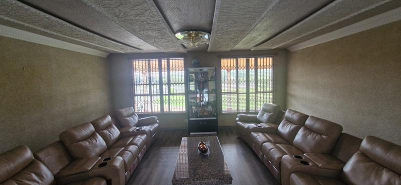 4 Bedroom Property for Sale in Mnandi Gauteng