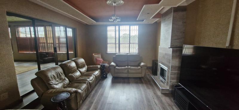 4 Bedroom Property for Sale in Mnandi Gauteng