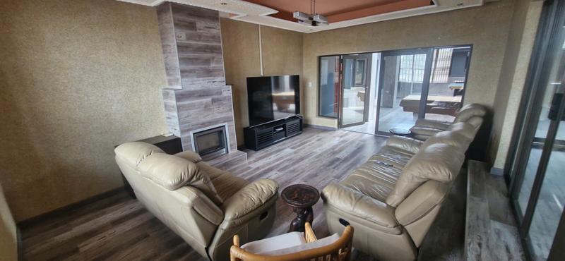 4 Bedroom Property for Sale in Mnandi Gauteng