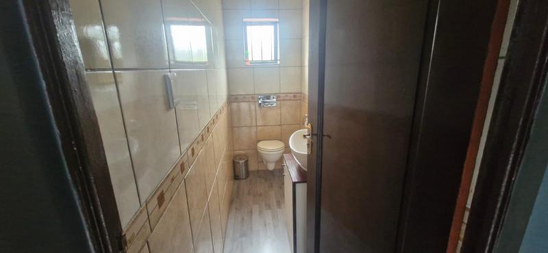 4 Bedroom Property for Sale in Mnandi Gauteng