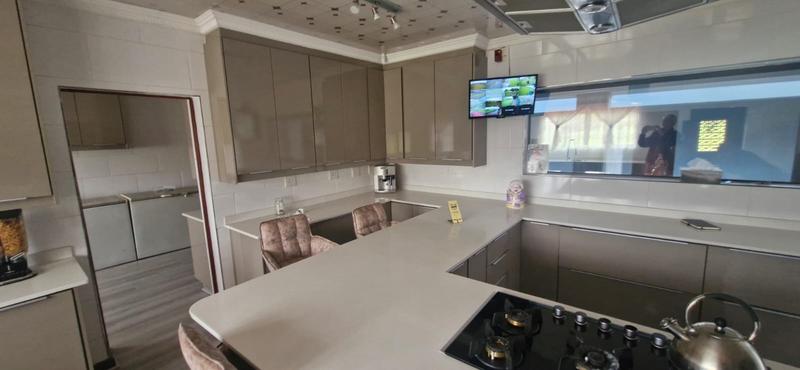 4 Bedroom Property for Sale in Mnandi Gauteng