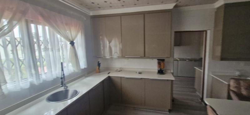 4 Bedroom Property for Sale in Mnandi Gauteng