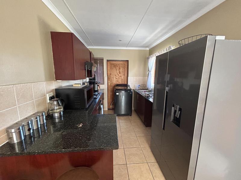2 Bedroom Property for Sale in The Reeds Gauteng