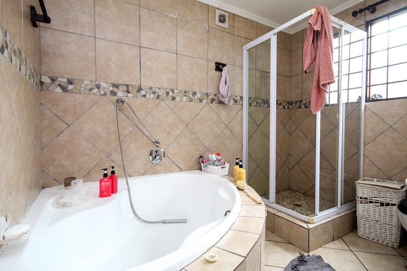 3 Bedroom Property for Sale in Thatchfield Gauteng