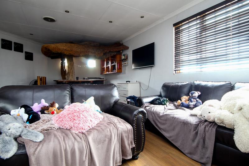 3 Bedroom Property for Sale in Thatchfield Gauteng