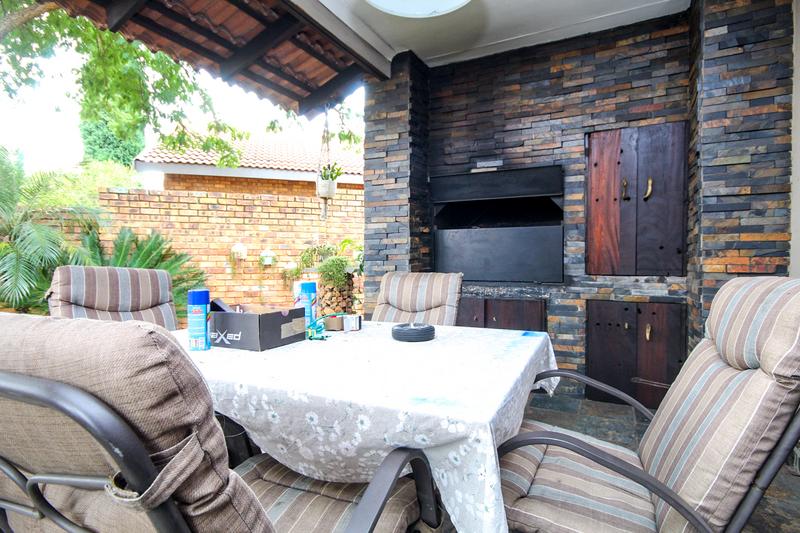 3 Bedroom Property for Sale in Thatchfield Gauteng
