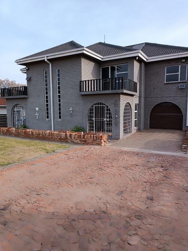 4 Bedroom Property for Sale in Rothdene Gauteng