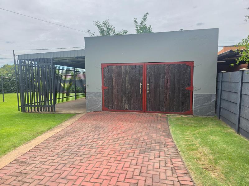 4 Bedroom Property for Sale in Risiville Gauteng