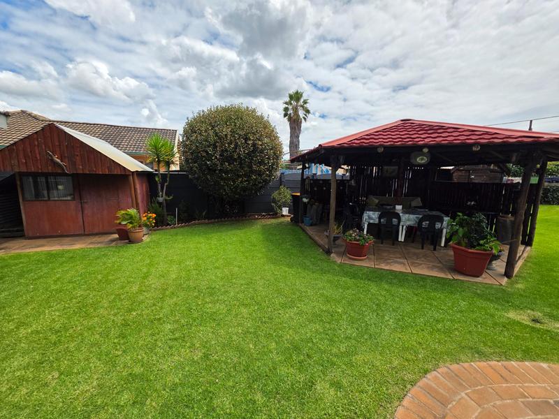 4 Bedroom Property for Sale in Risiville Gauteng