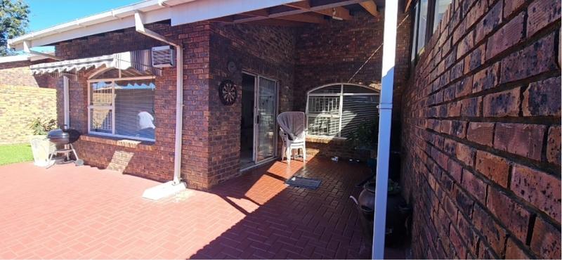 3 Bedroom Property for Sale in Three Rivers Gauteng