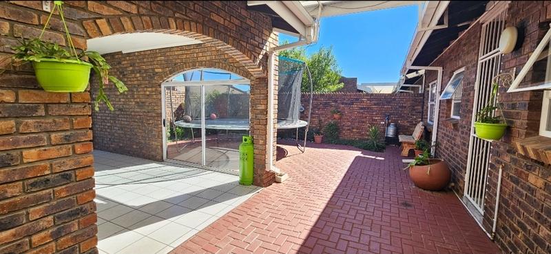 3 Bedroom Property for Sale in Three Rivers Gauteng