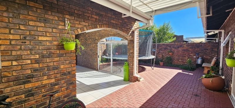 3 Bedroom Property for Sale in Three Rivers Gauteng