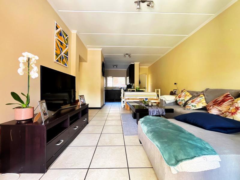 To Let 2 Bedroom Property for Rent in Douglasdale Gauteng