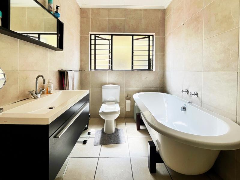 To Let 2 Bedroom Property for Rent in Douglasdale Gauteng