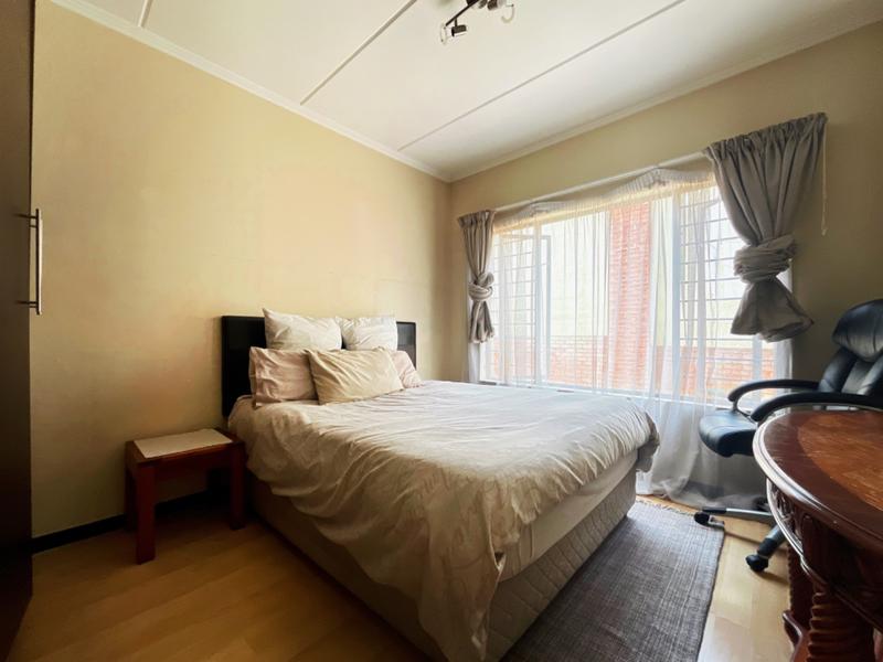 To Let 2 Bedroom Property for Rent in Douglasdale Gauteng