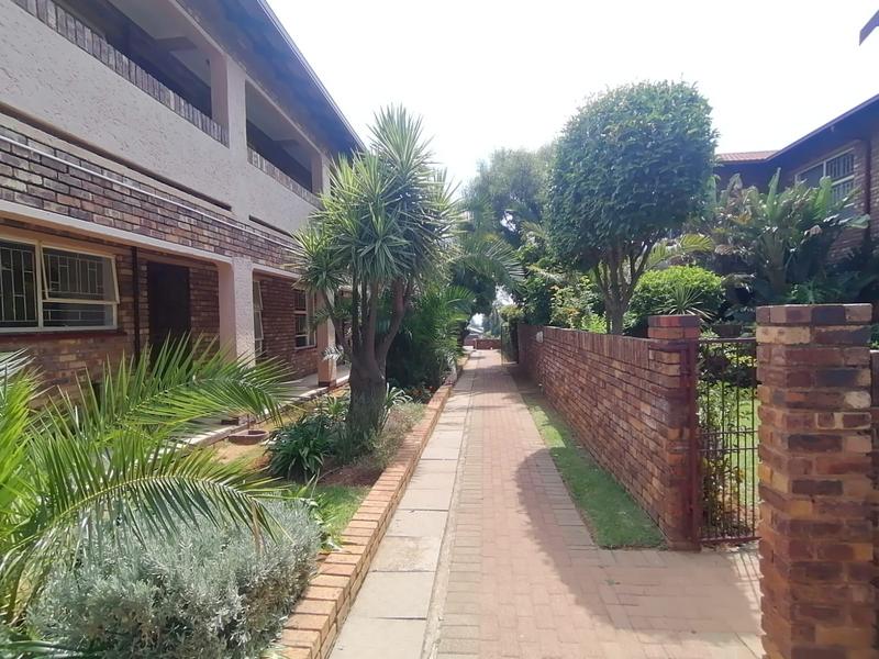To Let 2 Bedroom Property for Rent in Northcliff Gauteng