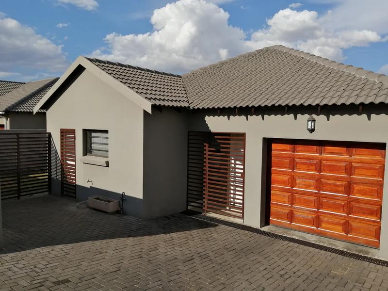 To Let 3 Bedroom Property for Rent in Buccleuch Gauteng