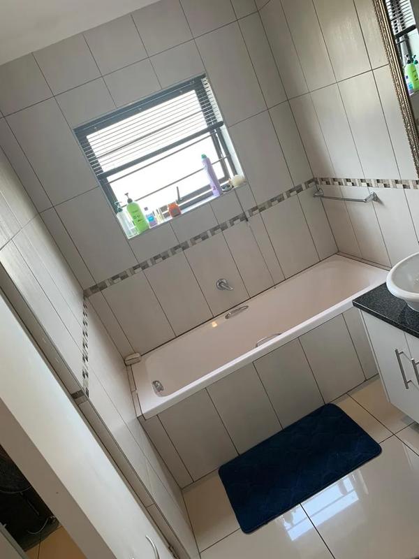 To Let 3 Bedroom Property for Rent in Buccleuch Gauteng