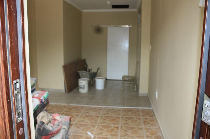 To Let 1 Bedroom Property for Rent in Clayville Gauteng